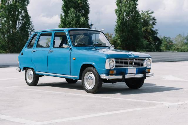 Image 1/8 of Renault R 6 (1970)
