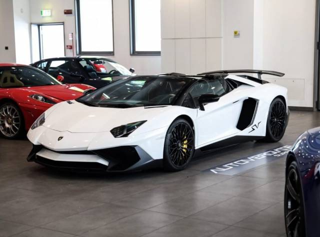 Image 1/15 de Lamborghini Aventador LP 750-4 SV Roadster (2016)