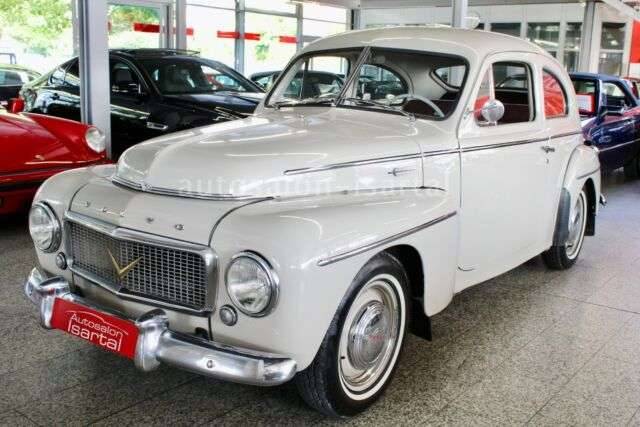 Immagine 1/15 di Volvo PV 444 (1957)