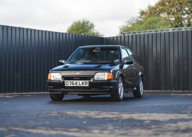 Bild 1/16 von Ford Escort RS 1600 turbo (1986)