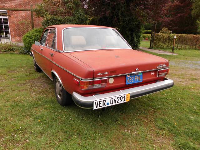 Bild 1/20 von Audi 100 LS (1975)