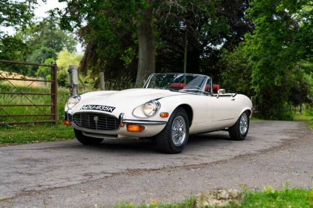 Image 1/50 of Jaguar E-Type V12 (1971)