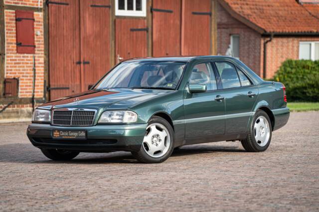 Bild 1/74 von Mercedes-Benz C 280 (1993)
