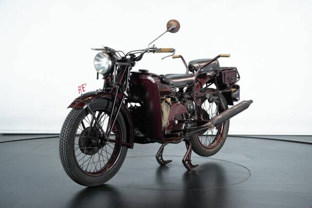 Bild 1/9 von Moto Guzzi DUMMY (1950)