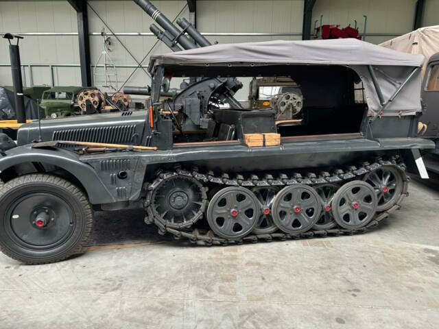 Image 1/12 of Saurer Austria Sd.Kfz. 10 (1941)