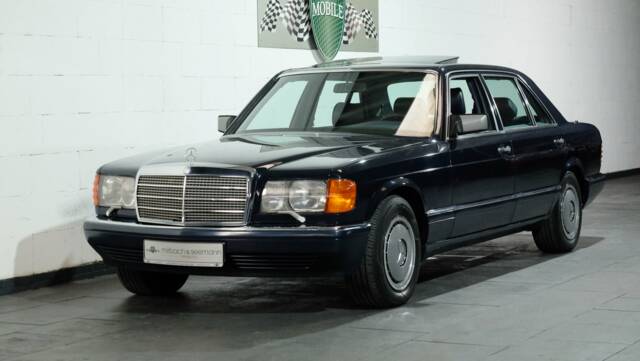 Immagine 1/32 di Mercedes-Benz 560 SEL (1990)