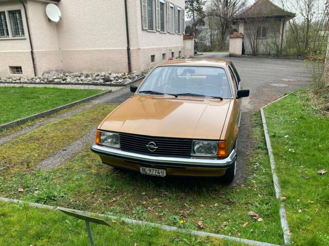 Immagine 1/8 di Opel Rekord 2,0 S (1982)
