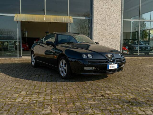 Image 1/8 de Alfa Romeo GTV 1.8 Twin Spark (1999)