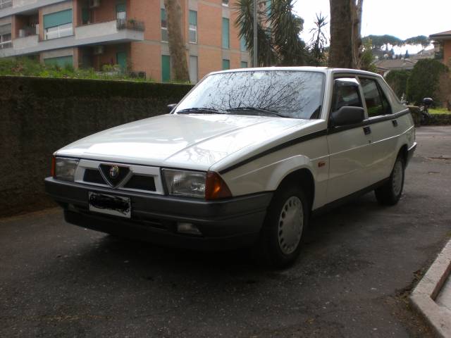 Bild 1/8 von Alfa Romeo 75 1.6 (1991)