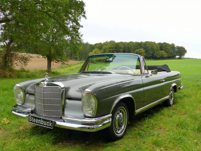 Mercedes-Benz 220 SE B Convertible (W 111) 1963