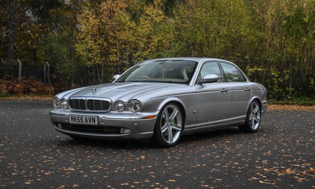 Image 1/50 of Jaguar XJ 8 4.2 (2006)