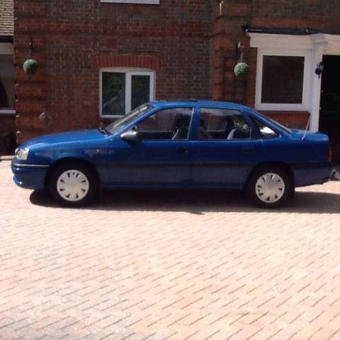 Image 1/8 of Vauxhall Cavalier L (1993)