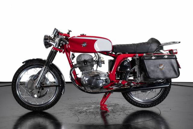 Image 1/36 of MV Agusta DUMMY (1970)