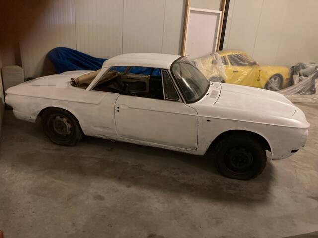 Image 1/4 de Volkswagen Karmann Ghia 1600 L (1968)