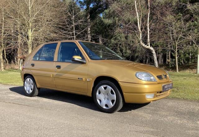 Image 1/16 of Citroën Saxo 1.1i (2000)