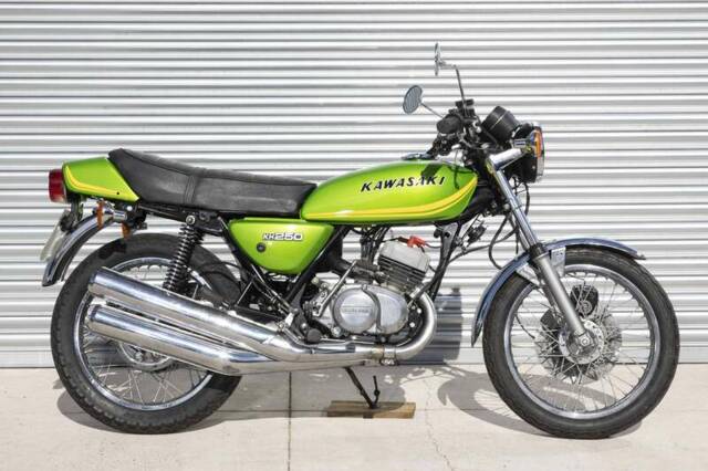 Image 1/37 of Kawasaki KH 250 (1977)