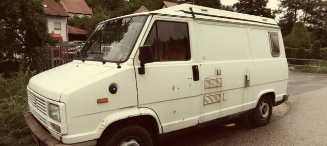 Image 1/50 of Peugeot J5 2.0 (1983)