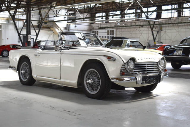 Image 1/41 of Triumph TR 4A IRS (1965)