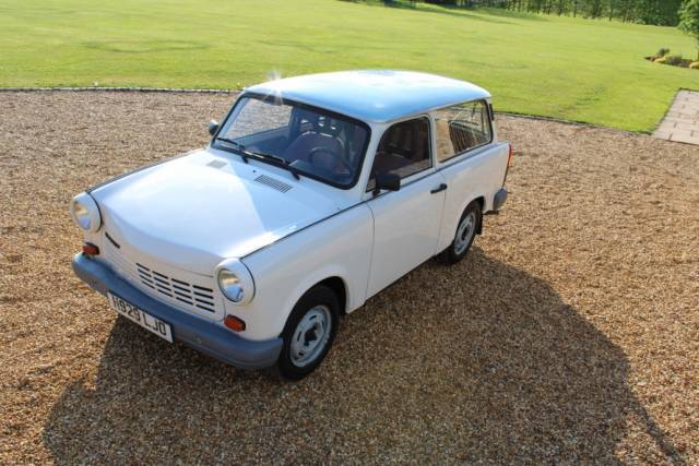 Image 1/27 of Trabant Universal 1.1 (1990)