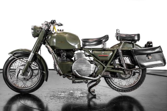 Image 1/21 de Moto Guzzi DUMMY (1970)