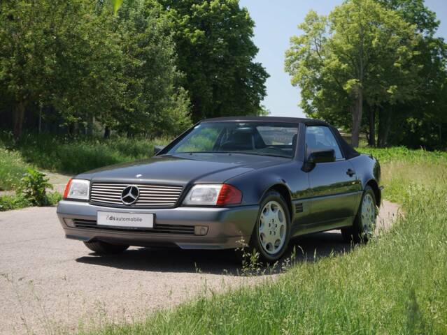 Image 1/39 de Mercedes-Benz 280 SL (1900)