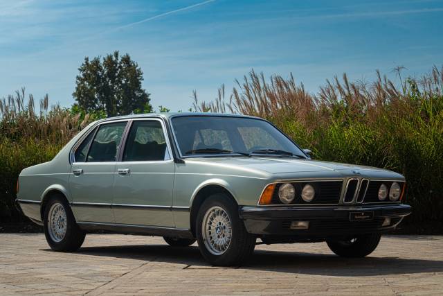 Immagine 1/49 di BMW 745i (1982)