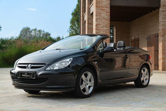 Bild 1/50 von Peugeot 307 CC 2.0i (2004)