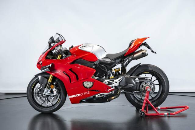 Image 1/40 de Ducati DUMMY (2019)