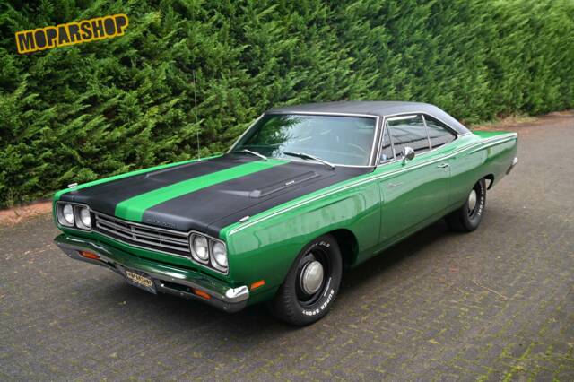 Image 1/51 de Plymouth Road Runner 383 (1969)