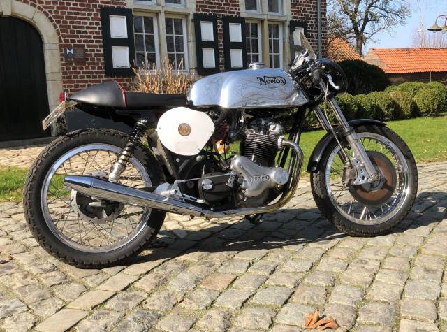 Image 1/7 de Norton DUMMY (1974)