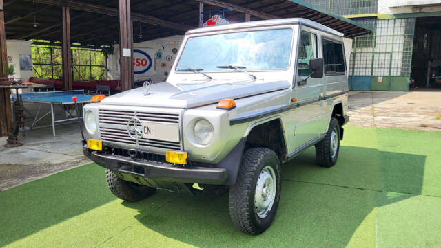 Image 1/55 of Mercedes-Benz 200 GE (SWB) (1990)