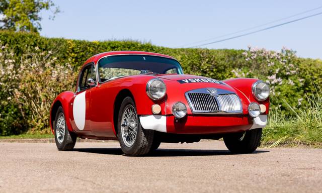 Image 1/50 of MG MGA 1500 (1957)
