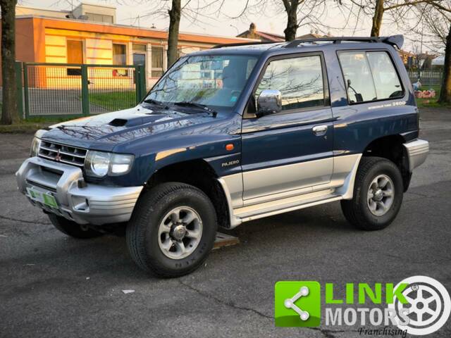 Bild 1/10 von Mitsubishi Pajero 2800 TD (1998)