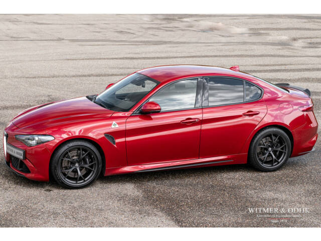 Immagine 1/49 di Alfa Romeo Giulia Quadrifoglio (2017)