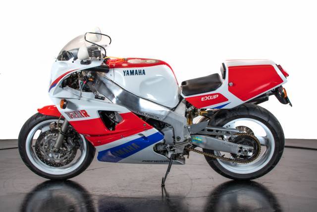 Bild 1/24 von Yamaha DUMMY (1989)