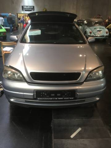 Image 1/8 of Opel Astra 2.2 16V (2001)