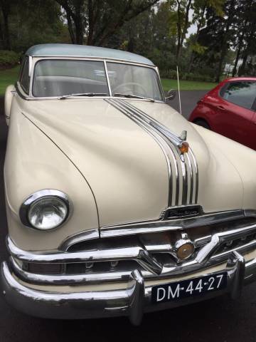 Image 1/11 of Pontiac Chieftain 8 De Luxe (1951)