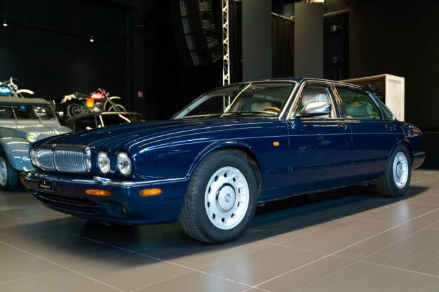Immagine 1/50 di Daimler Super V8 (1997)