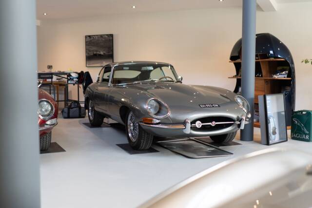Image 1/24 de Jaguar Type E 3.8 (1963)