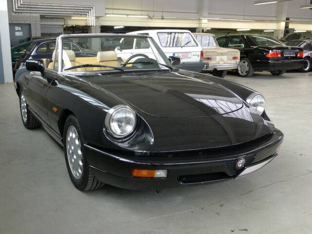 Image 1/30 de Alfa Romeo 2.0 Spider (1993)