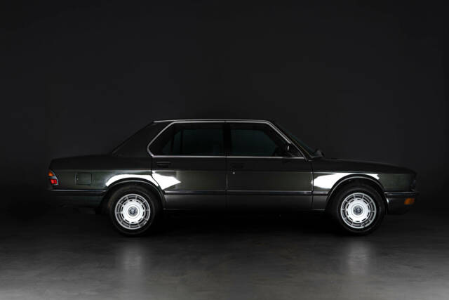 Image 1/43 de BMW 528i (1986)