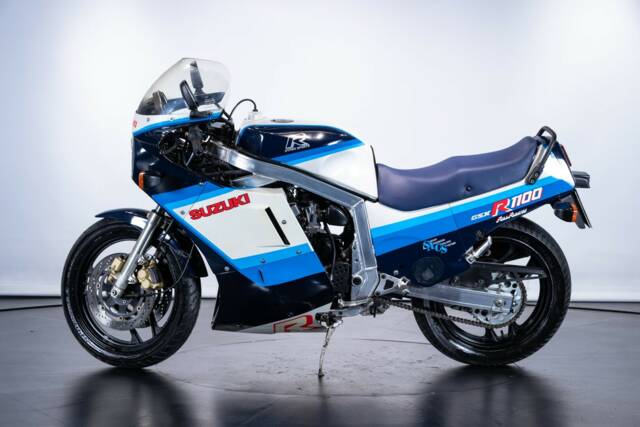 Image 1/50 of Suzuki GSX-R 1100 (1986)