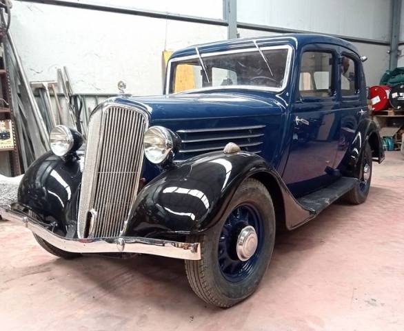 Image 1/3 of Renault Primaquatre (1935)