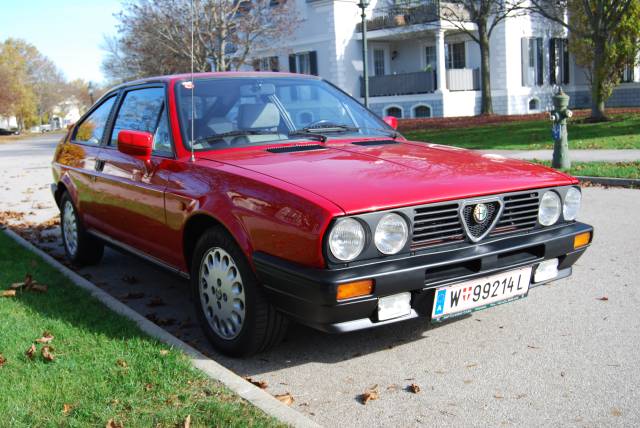 Imagen 1/23 de Alfa Romeo Sprint 1.7 QV ie (1988)