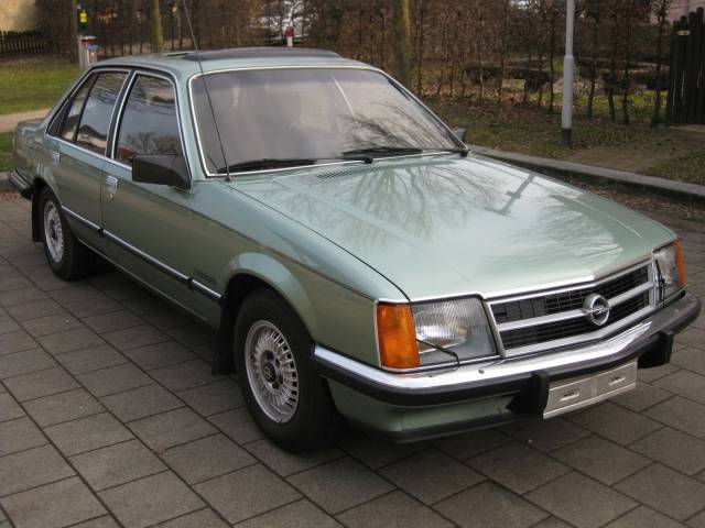 Bild 1/13 von Opel Commodore 2,5 E (1982)