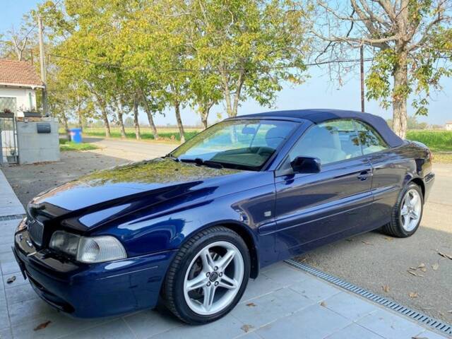 Imagen 1/7 de Volvo C70 2.4 T (2000)