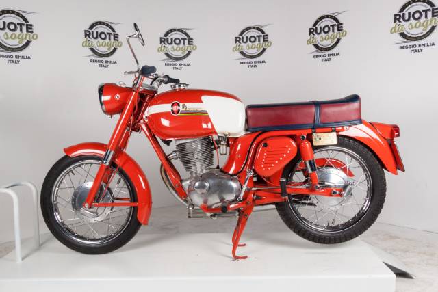 Immagine 1/2 di Gilera 175 Super (1964)