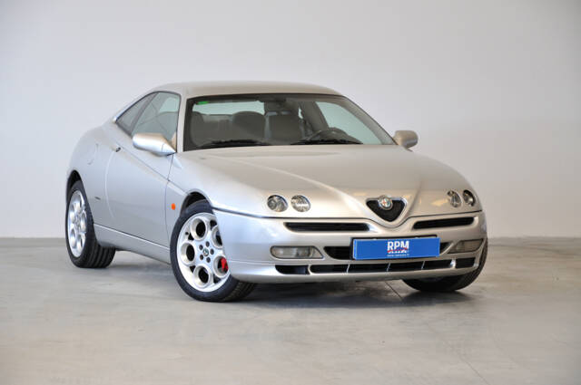 Image 1/21 de Alfa Romeo GTV 3.0 V6 24V (1998)