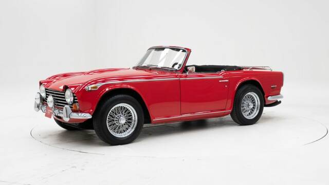 Image 1/15 of Triumph TR 250 (1968)