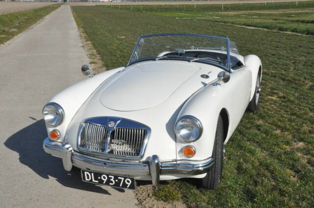 Image 1/8 of MG MGA 1600 (1962)